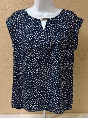 4/$20 Fortune + Ivy Navy Floral Cap-Sleeve Women's Top